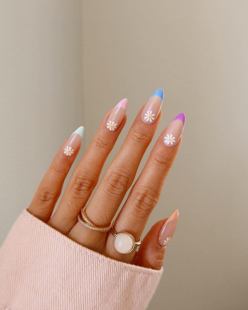 These Elegand Daisy Nail colors for Christmas