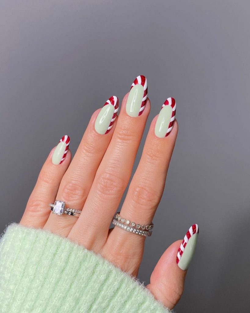 The white-ended stripes make this design breathtaking.
