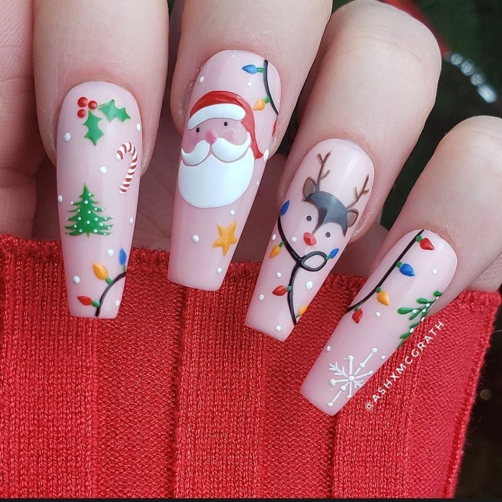 All the Christmas themes give this design a welcoming feeling.