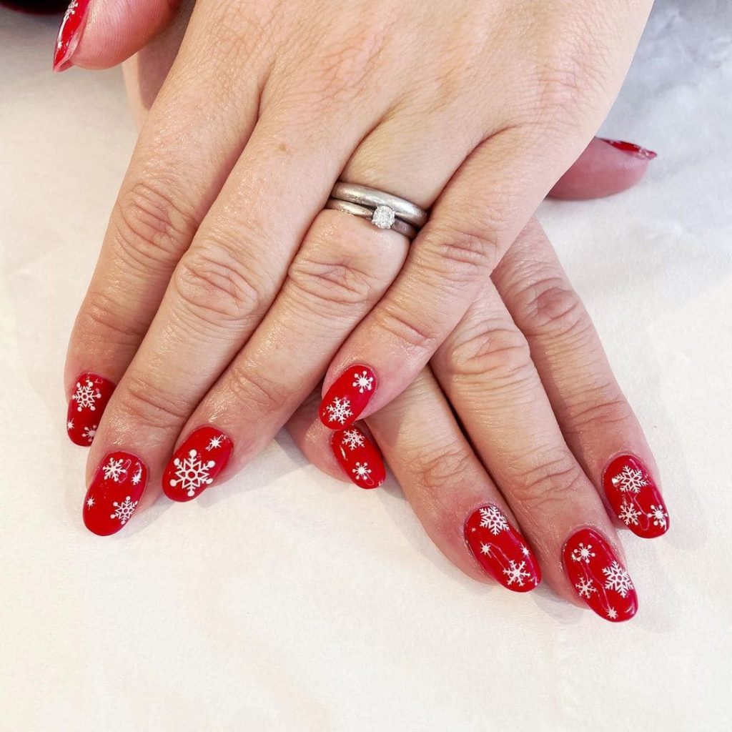Red Sterling snowflake Christmas nail art designs
