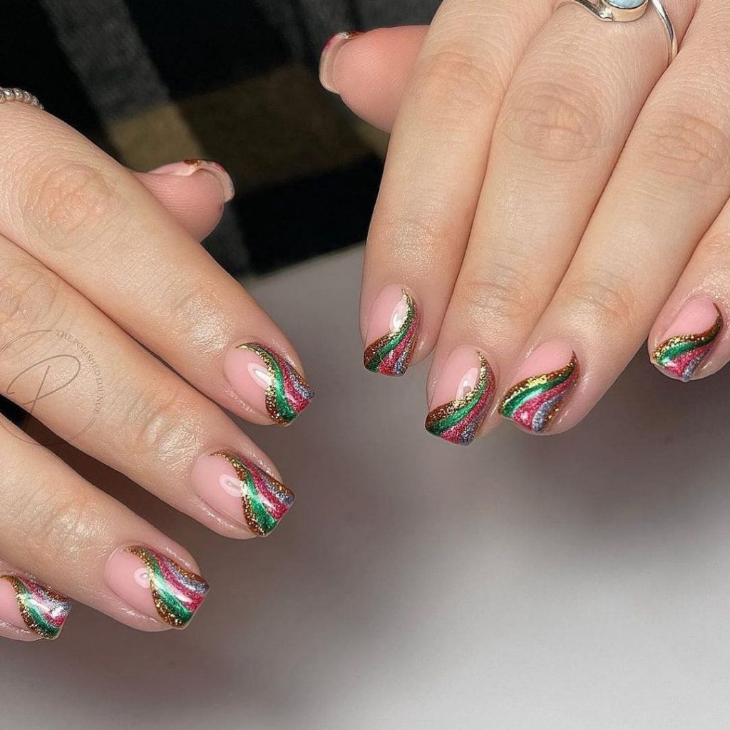 What if you give your nails the all -Christmas-color look?