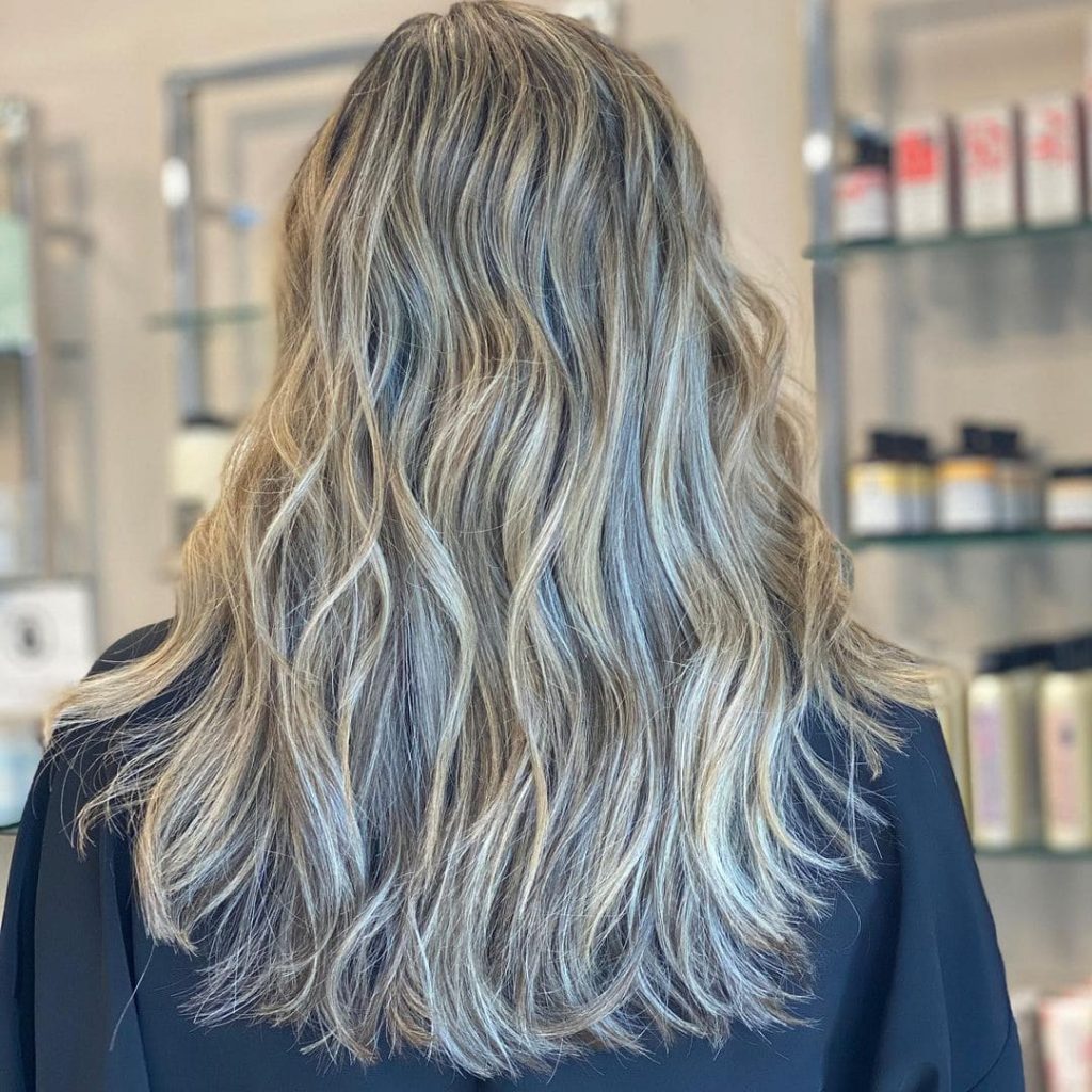 Wow! In the end, this brown hair with blonde highlights makes a great way to rock your brown hair