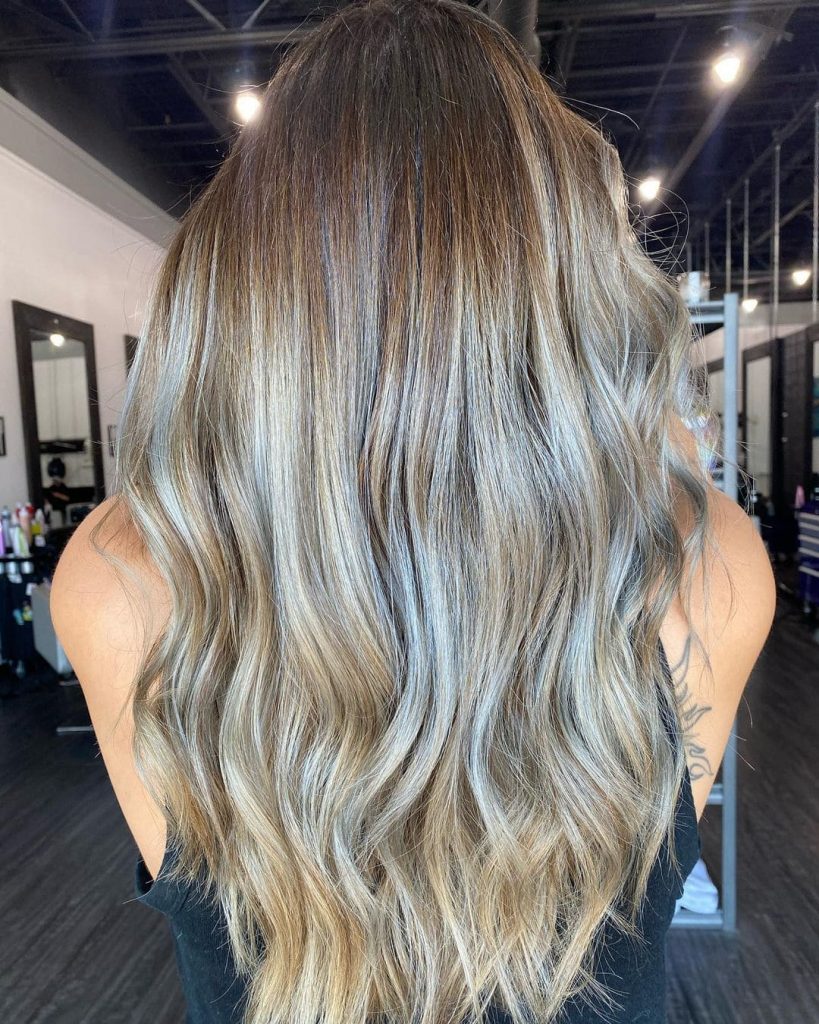These two designs add a unique look to your brown hair with blonde highlights
