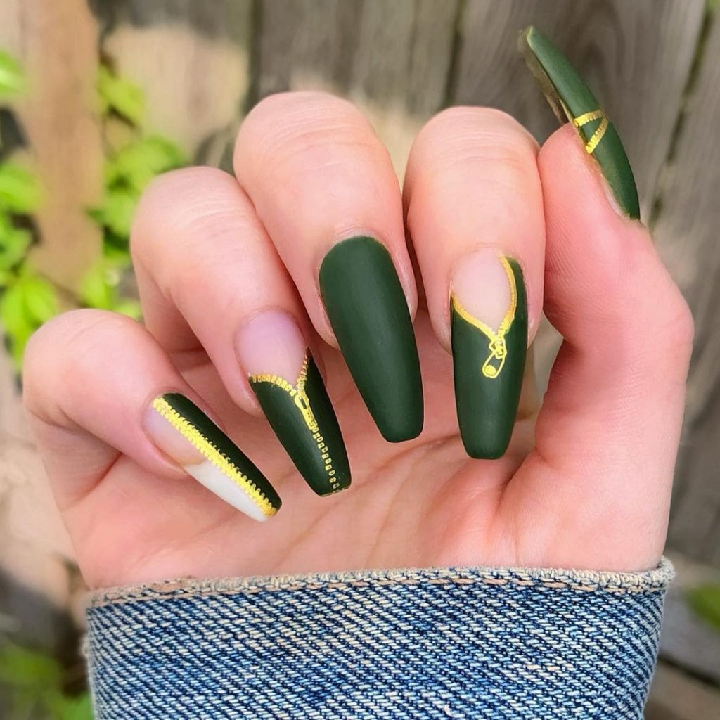 The Golden Zip Nails Art