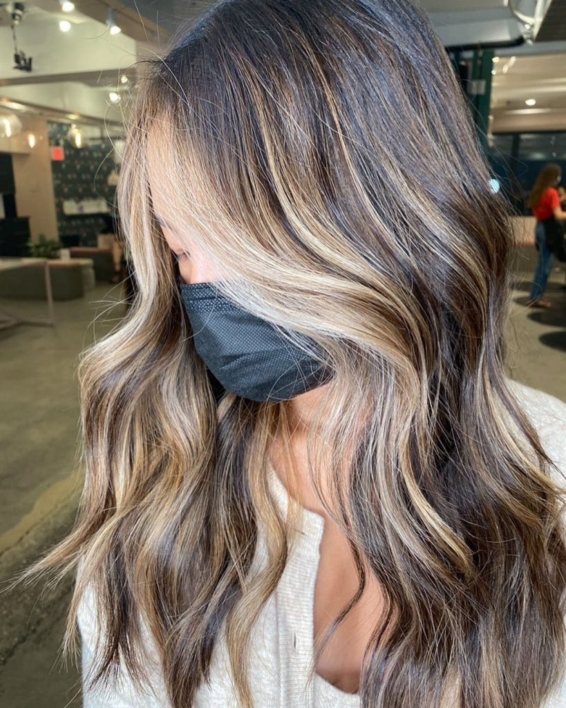 This style will mix different shades of brown with blonde uniquely