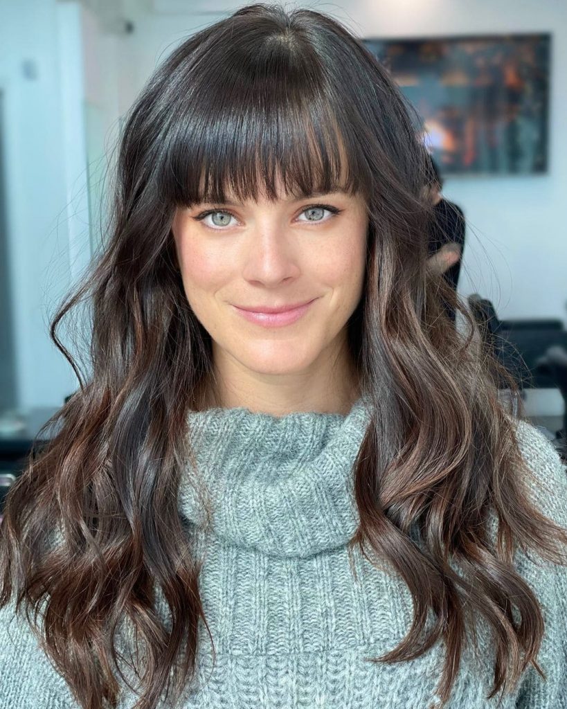 Free-Flowing Curtain Bangs