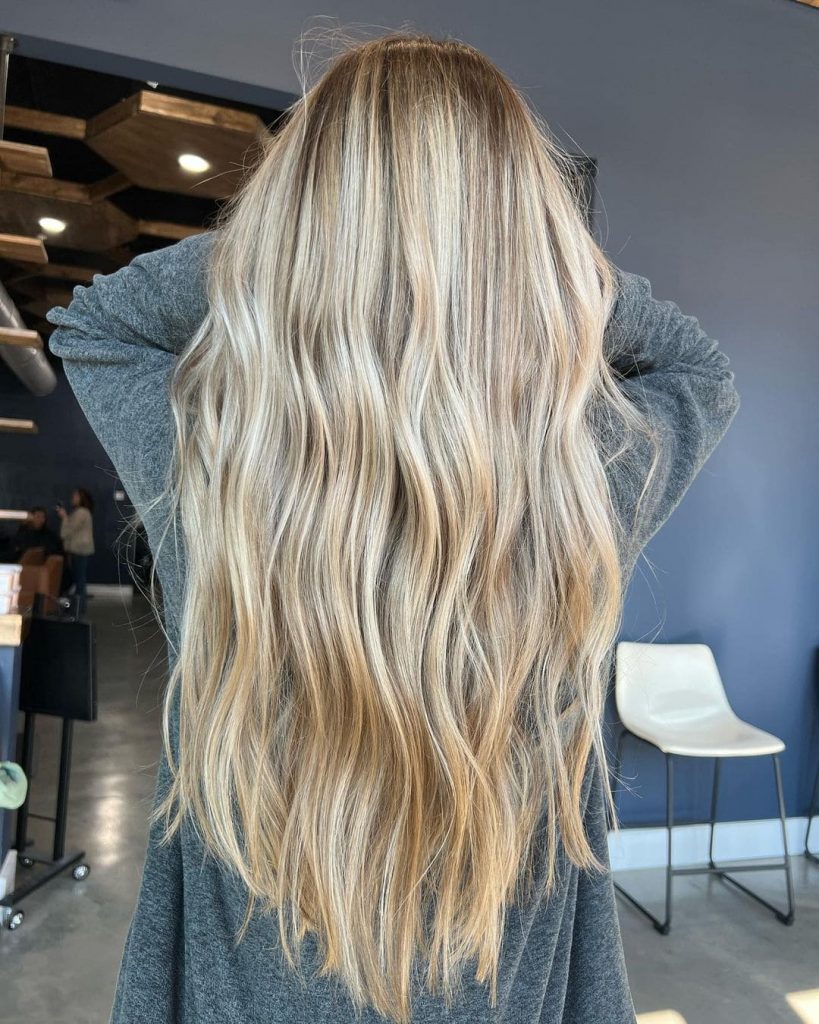 Clear blonde patches on your brown hair will give you a magnificent look