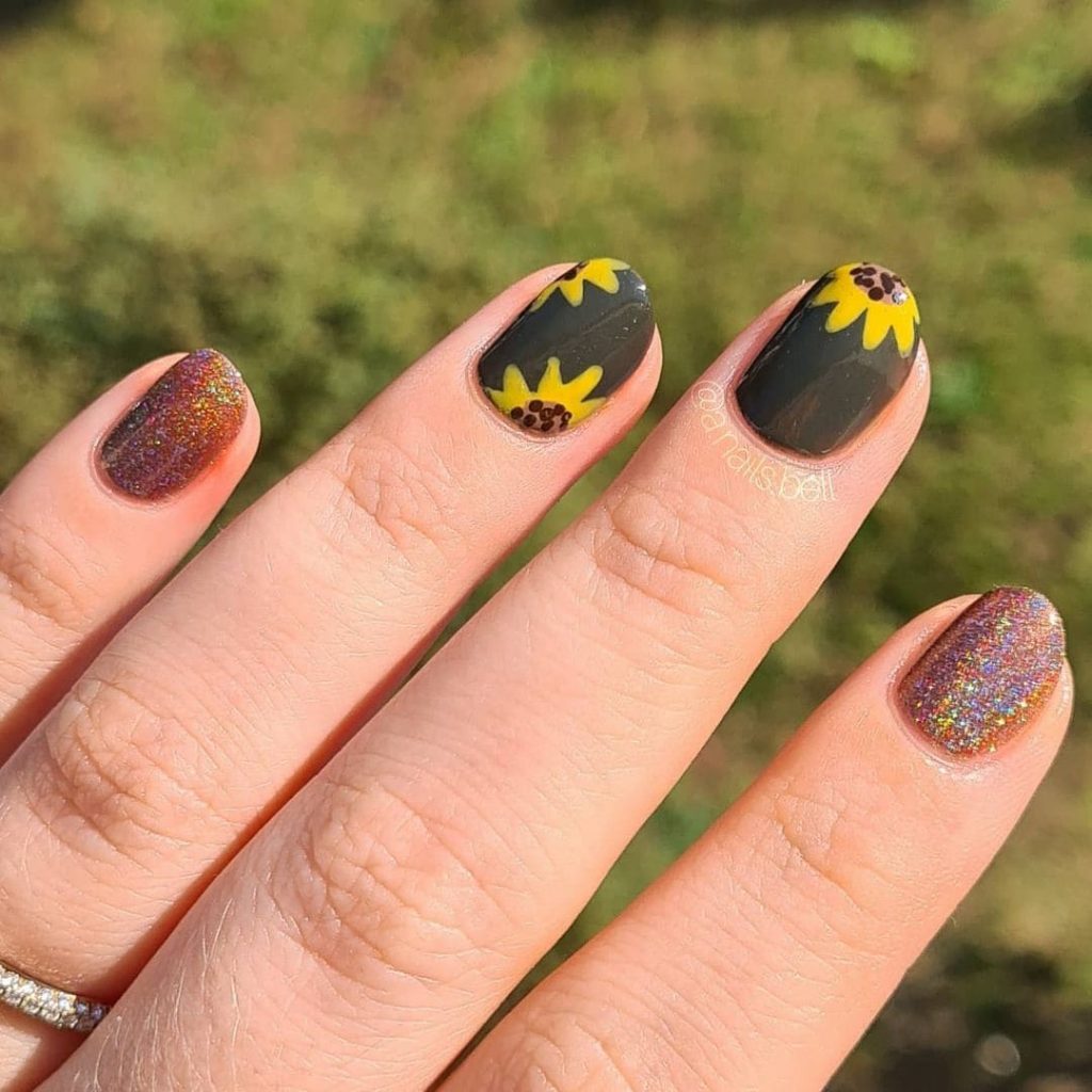Shiny Black Sunflower Nail